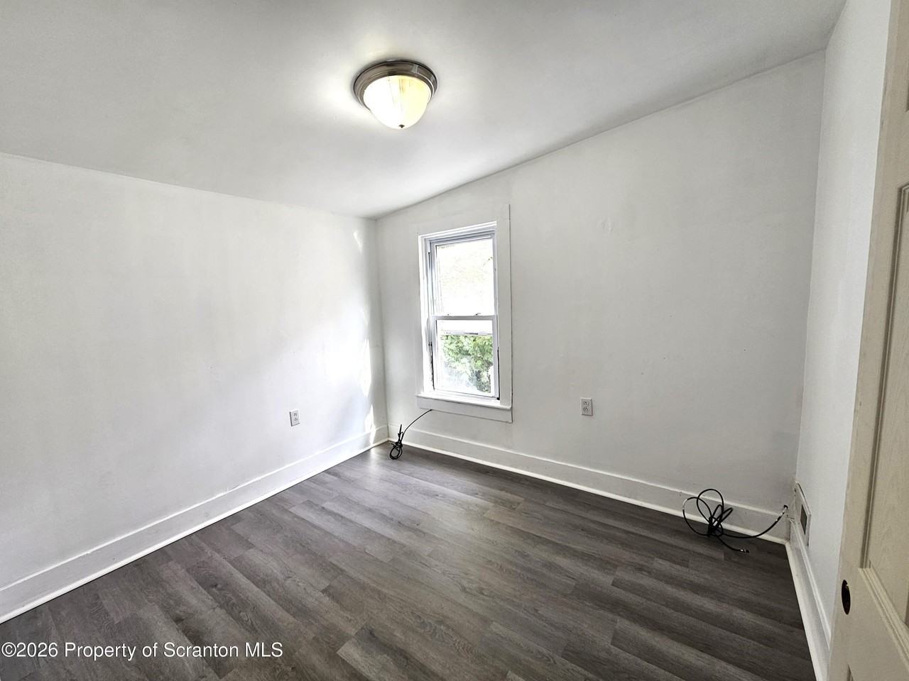 907 Green Ridge St - Photo 7 of 12