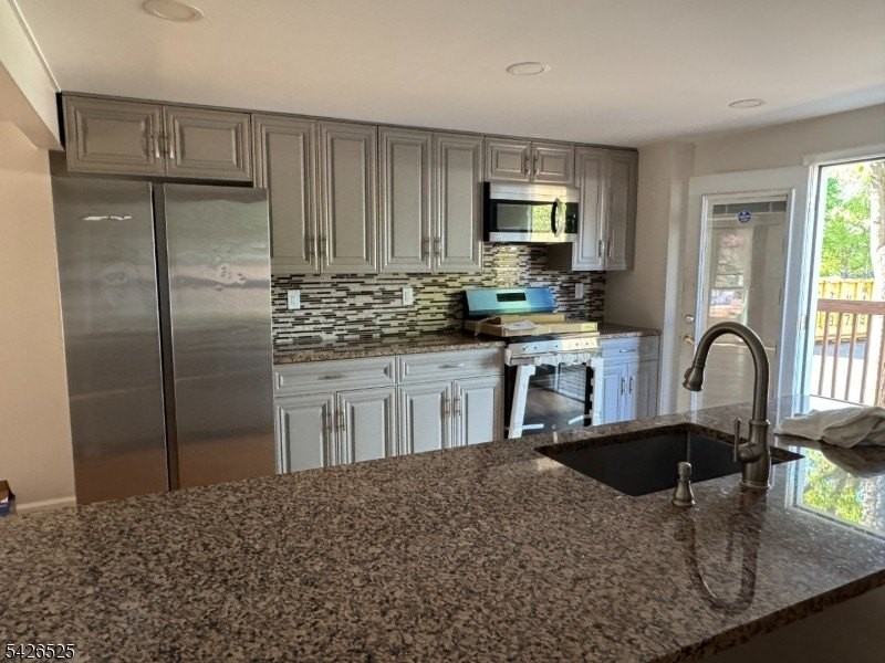 87 Fairview Ave - Photo 3 of 19