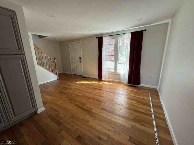 87 Fairview Ave - Photo 7 of 19