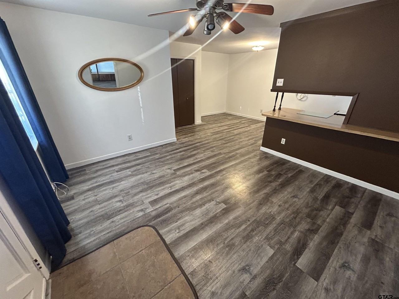 1515 1/2 San Antonio St - Photo 2 of 7