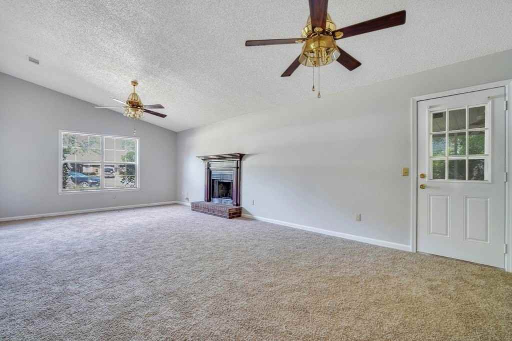 1109 Tomahawk Trl - Photo 4 of 17