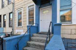 531 28th St #5 - Photo 1 of 1