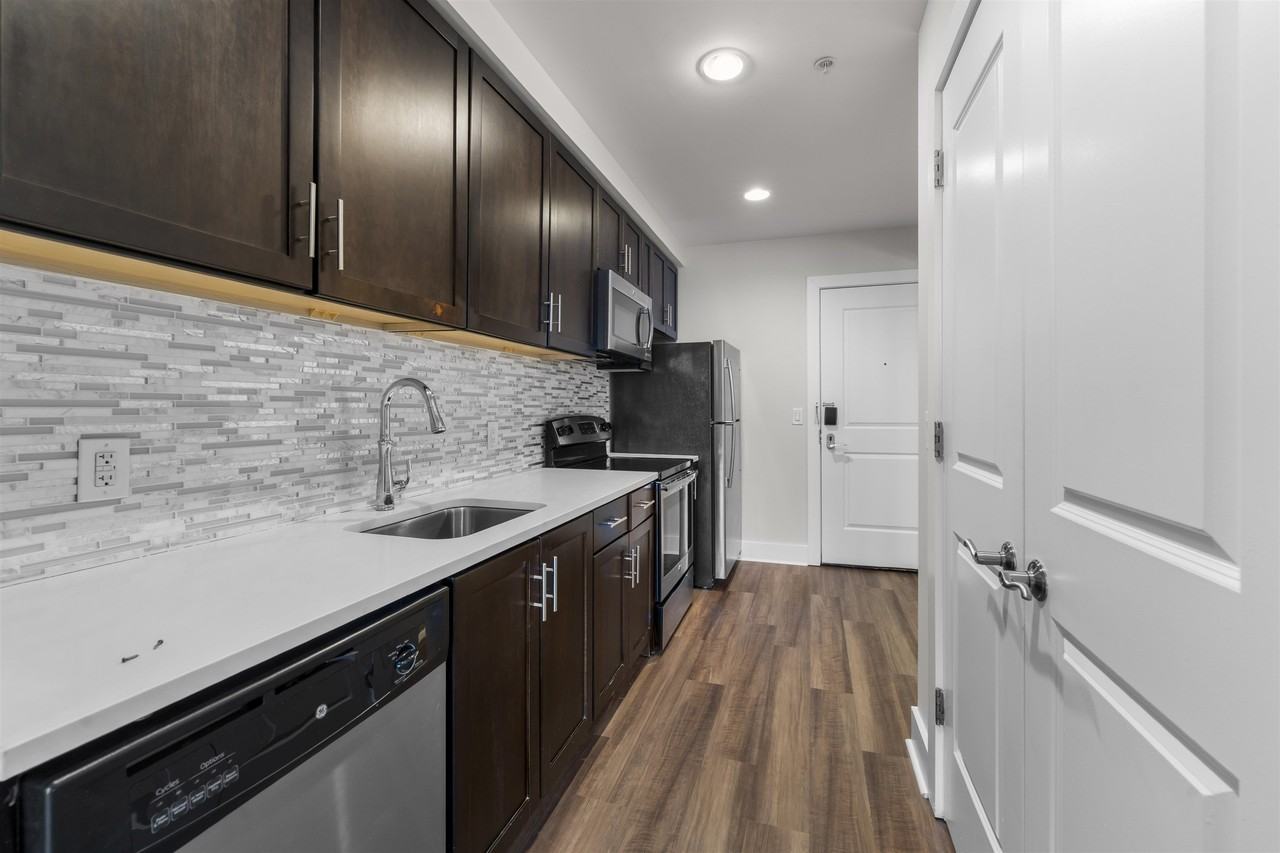 1040 Kennedy Blvd #703 - Photo 3 of 39