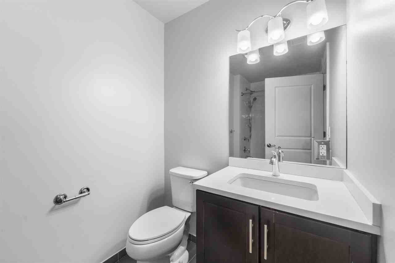 1040 Kennedy Blvd #703 - Photo 7 of 39