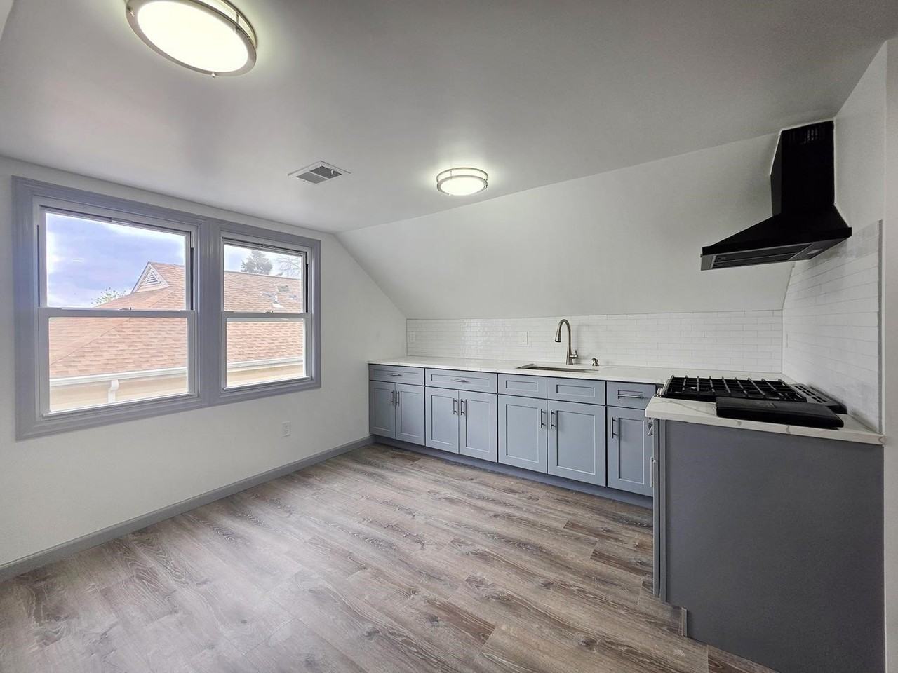 170 Sunset Ave - Photo 3 of 13