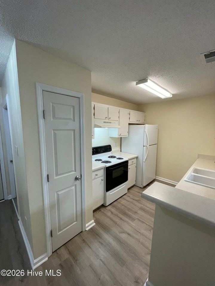 119 Jerrett Ln - Photo 7 of 23