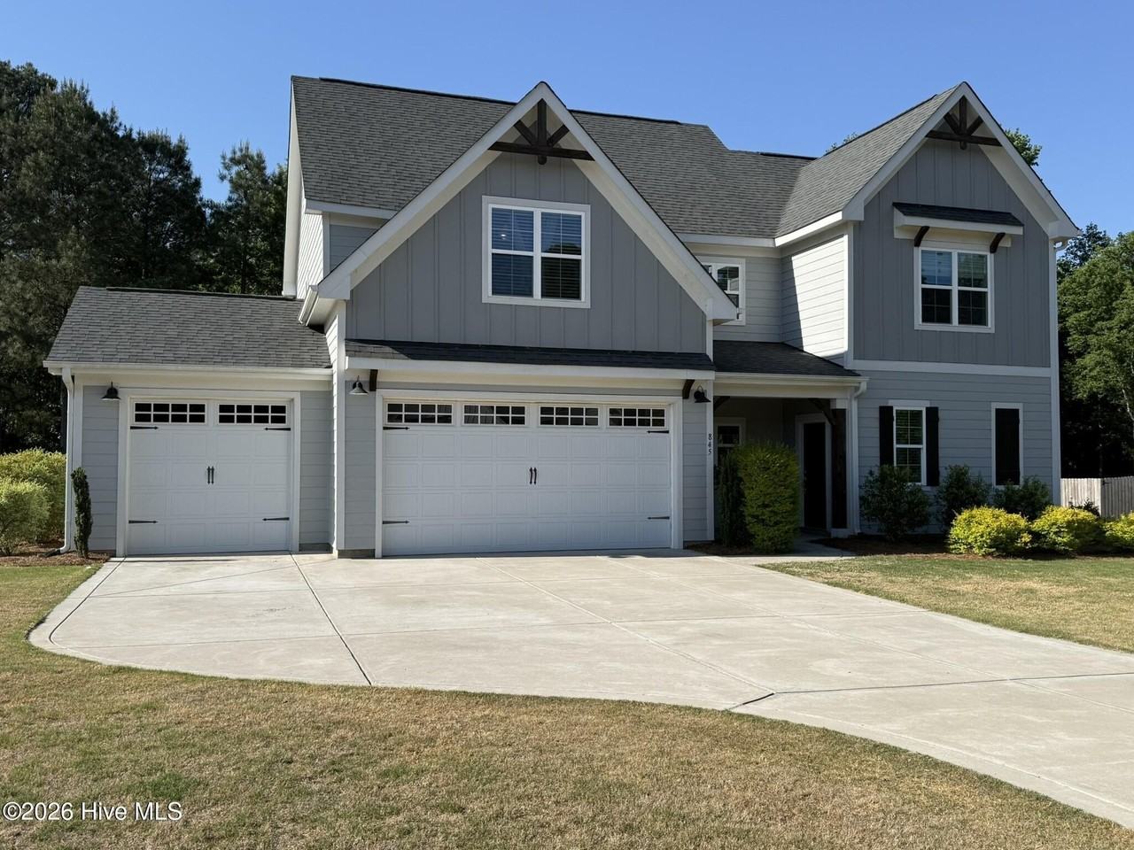 845 Warwick Ln - Photo 2 of 45