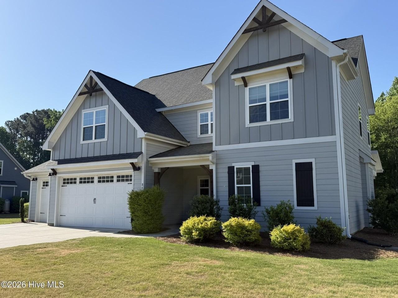 845 Warwick Ln - Photo 3 of 45