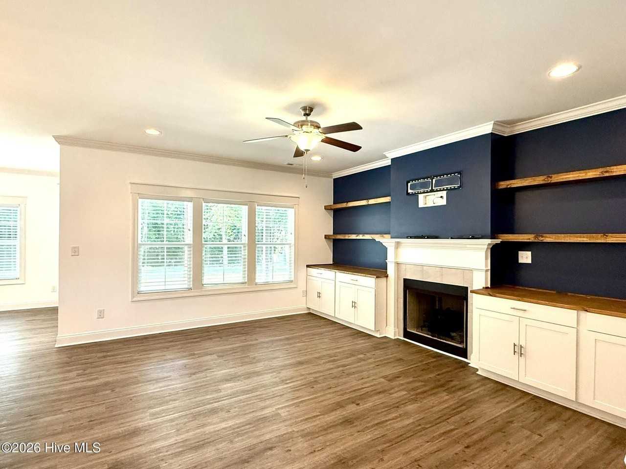 845 Warwick Ln - Photo 7 of 45