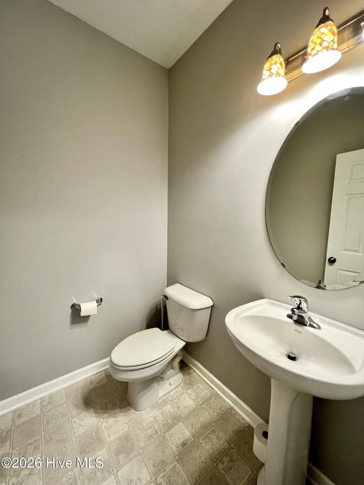 438 Riviera Dr - Photo 7 of 26