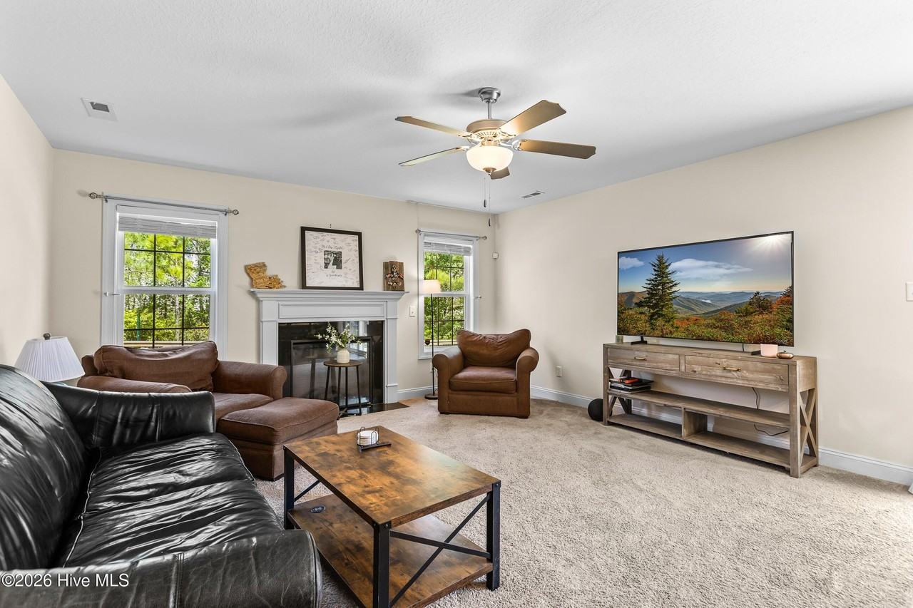 520 Black Pearl Cir - Photo 7 of 39