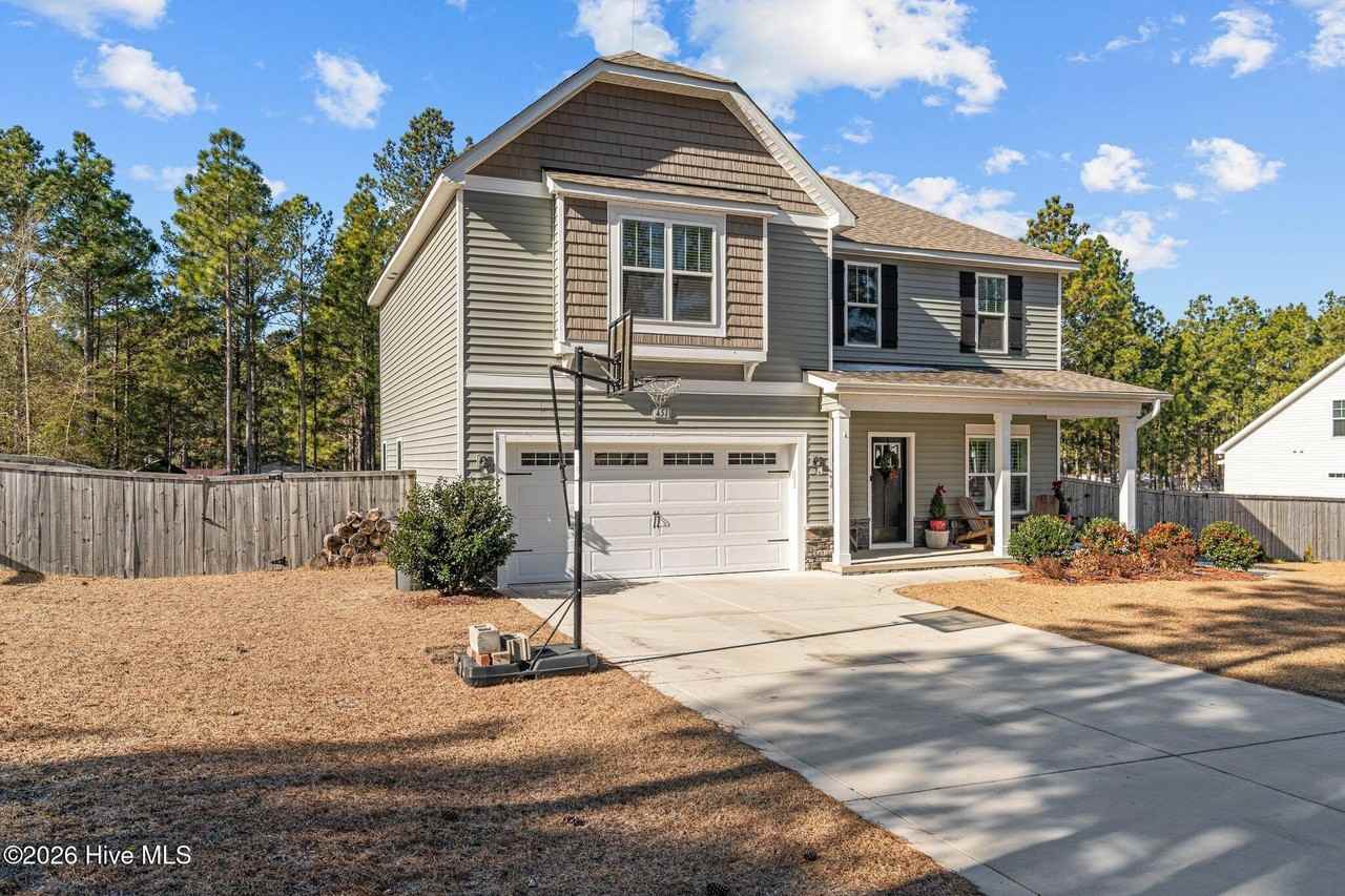 451 Gretchen Rd - Photo 2 of 41