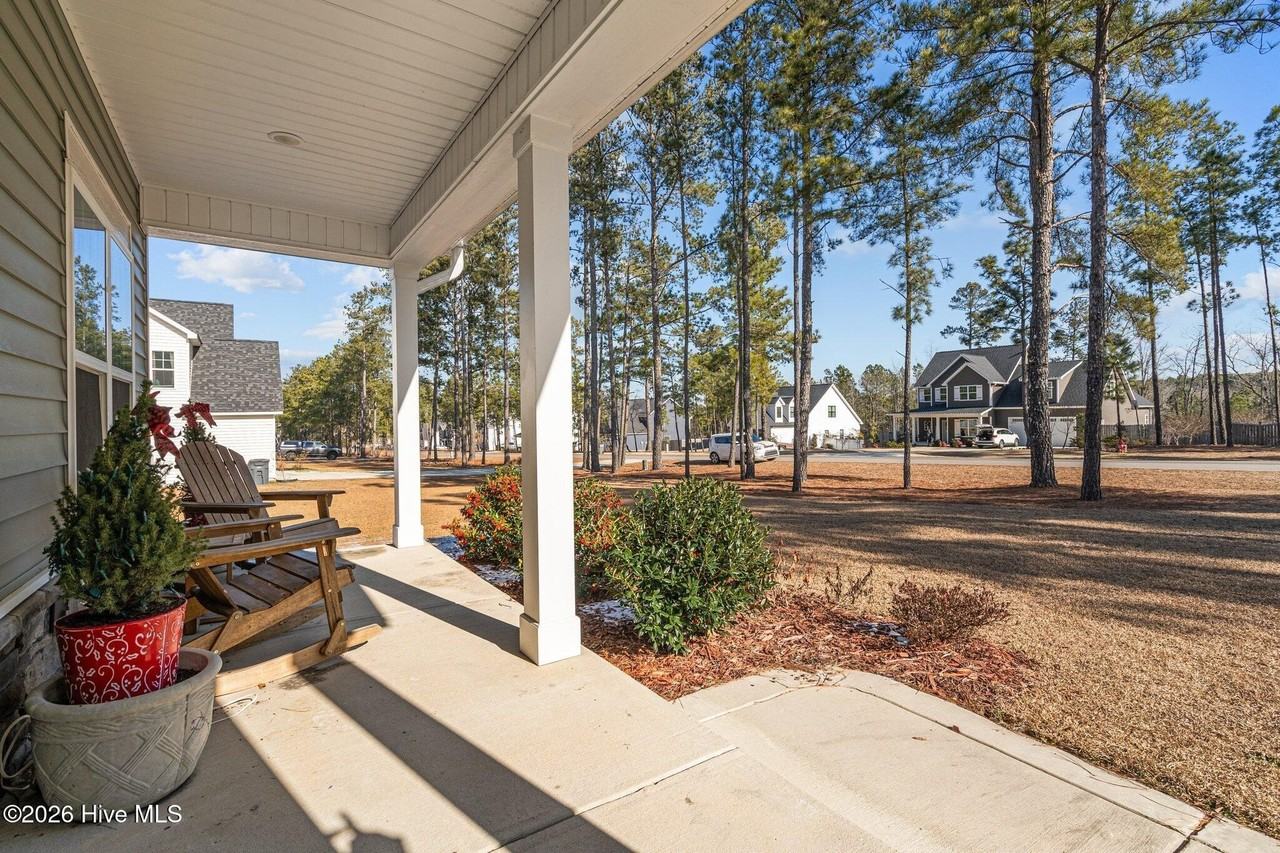 451 Gretchen Rd - Photo 5 of 41