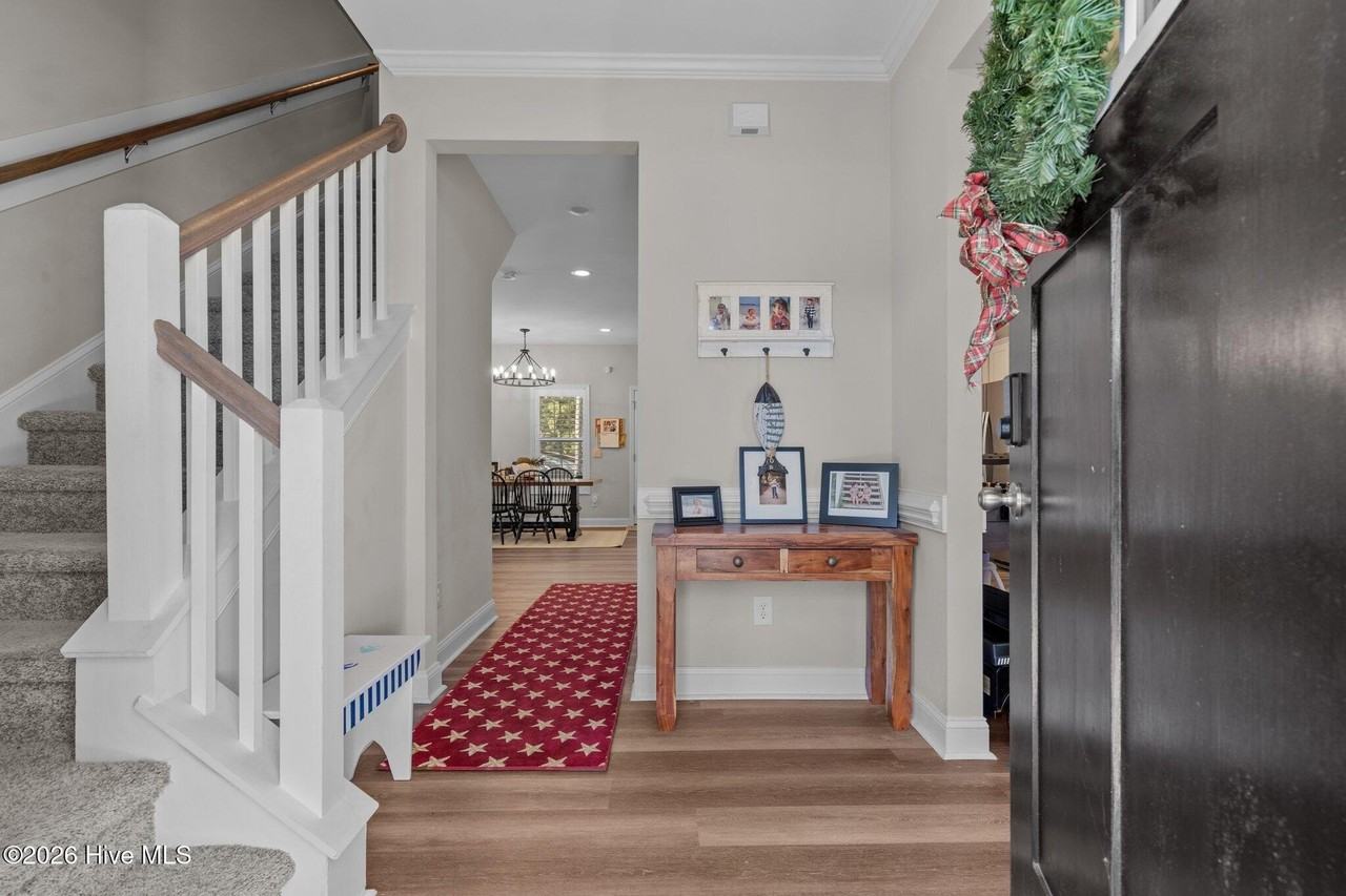 451 Gretchen Rd - Photo 6 of 41
