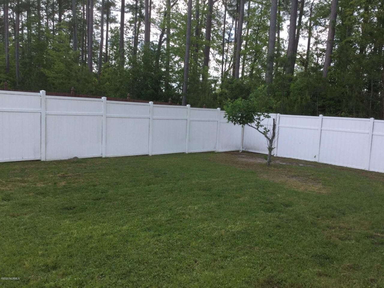 115 Manchester Rd - Photo 2 of 17