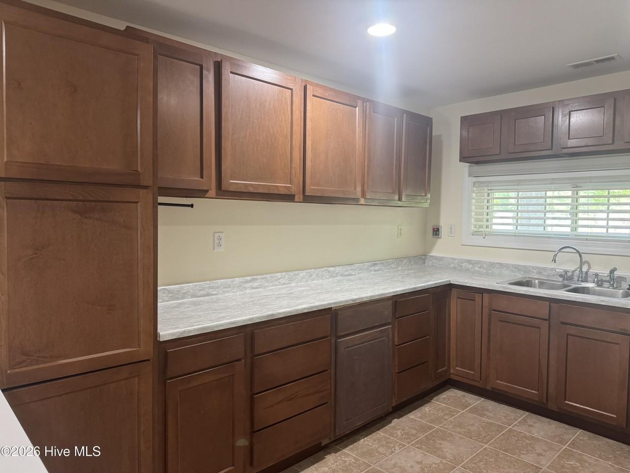 950 Perrytown Rd - Photo 4 of 21