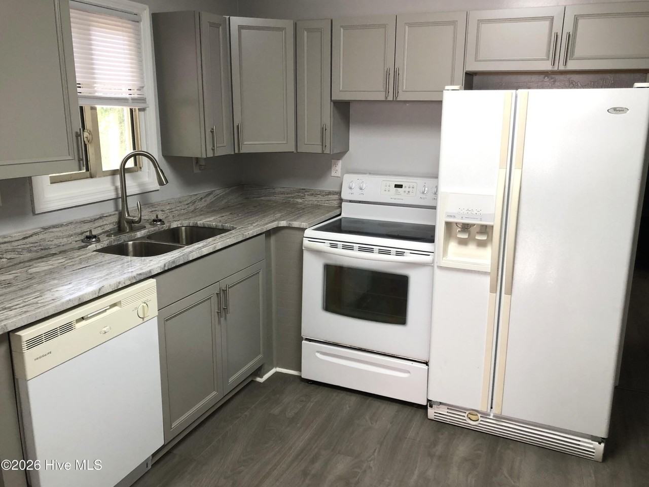 205 Miller Blvd - Photo 2 of 19