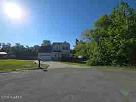 featured image of 213 Cottage Brook Ct