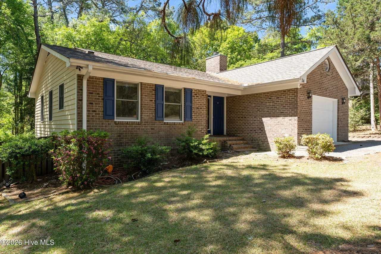 24 Spring Lake Dr - Photo 2 of 50