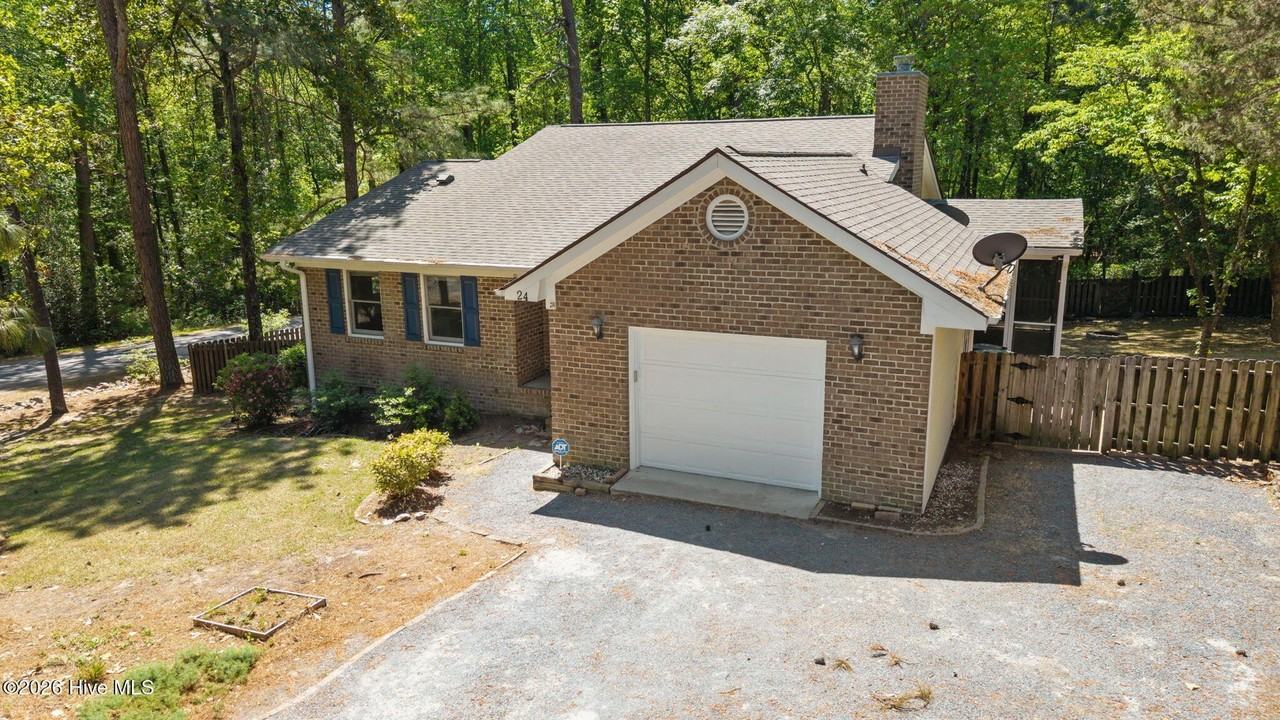 24 Spring Lake Dr - Photo 4 of 50