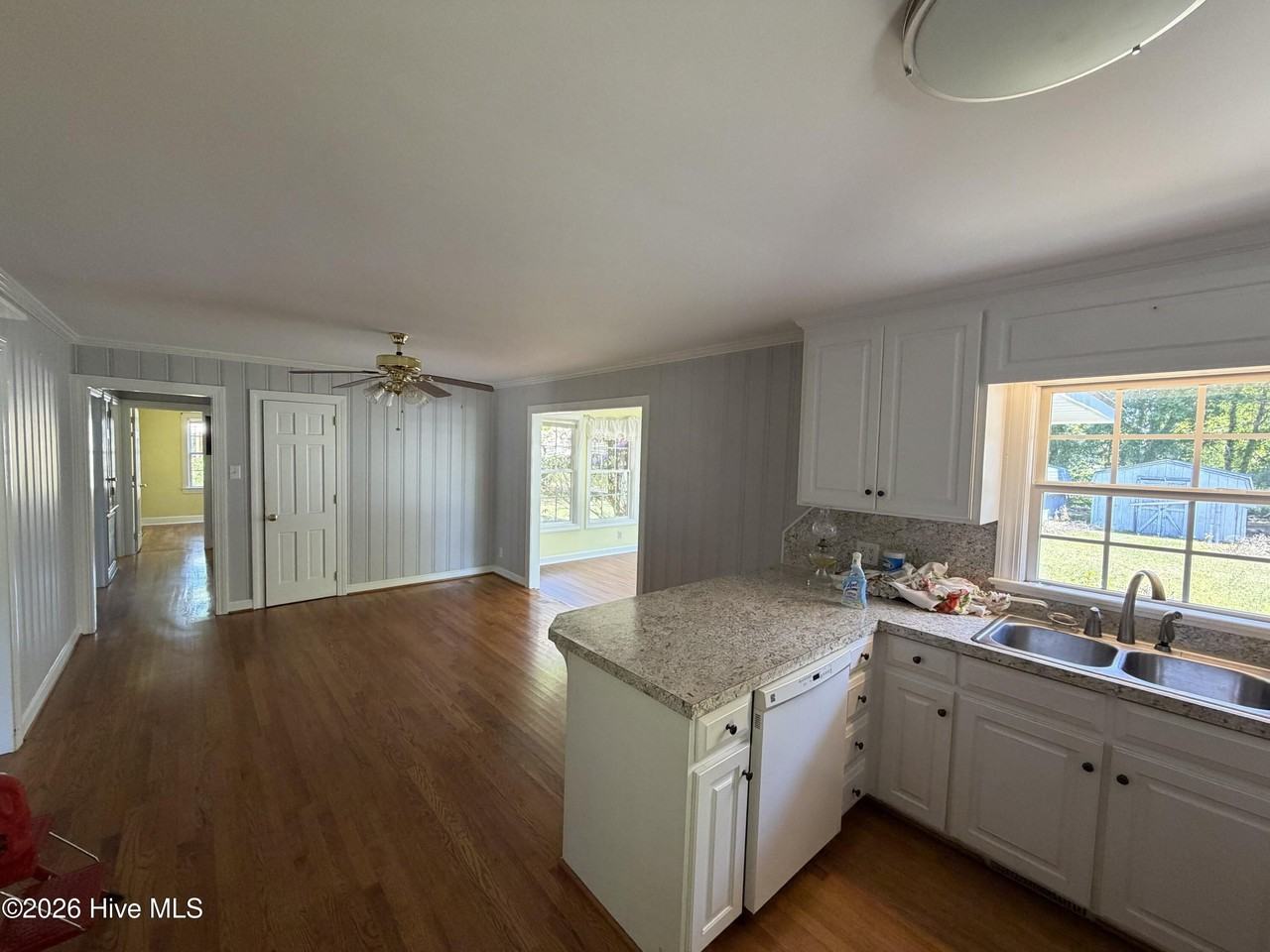 4167 Woodcrest Rd - Photo 2 of 12