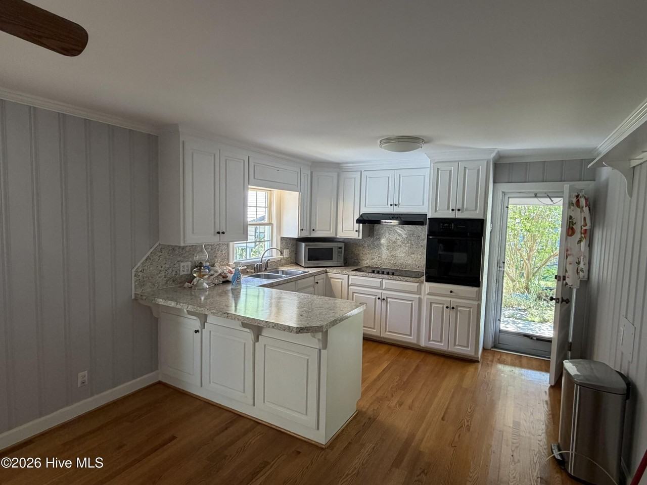 4167 Woodcrest Rd - Photo 3 of 12