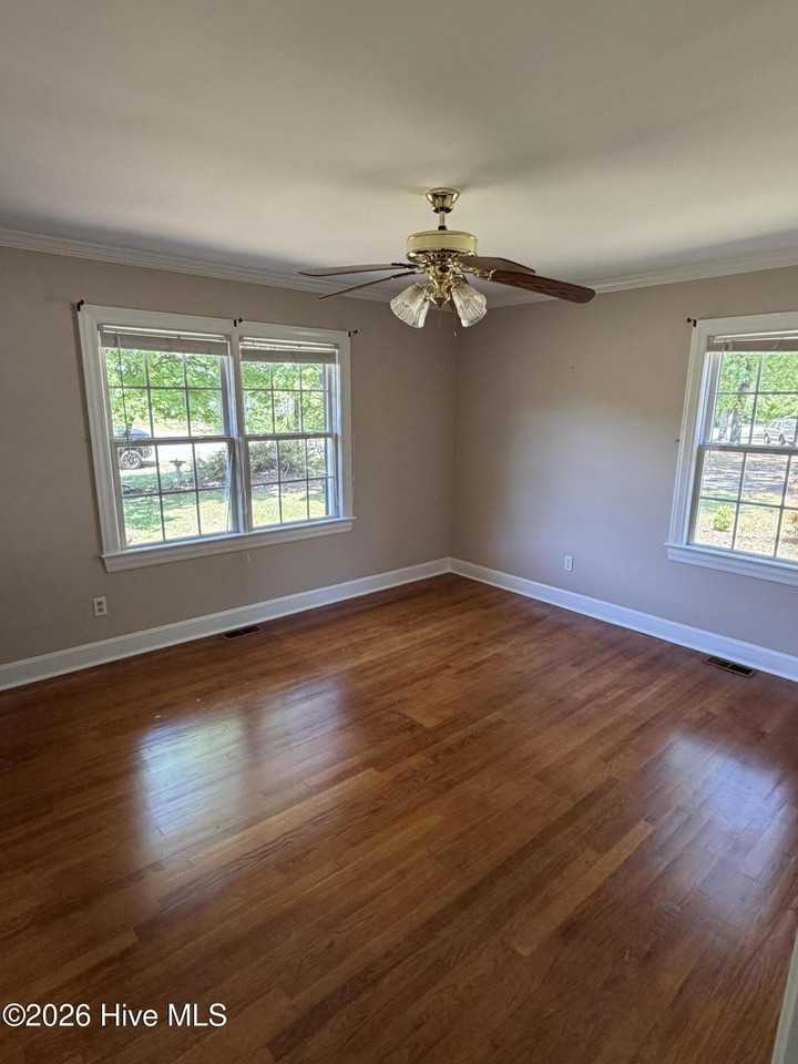 4167 Woodcrest Rd - Photo 5 of 12