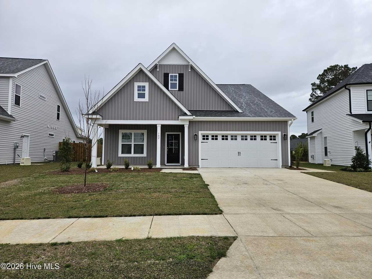 102 Lennox Ln