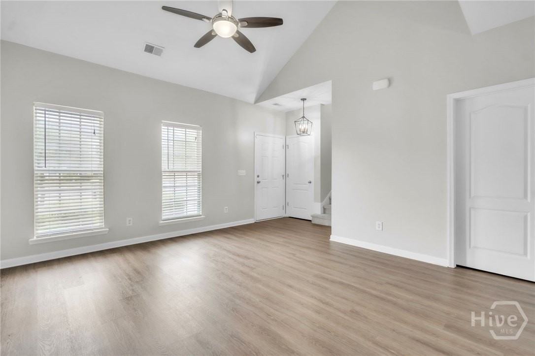 122 Cromer St - Photo 5 of 30