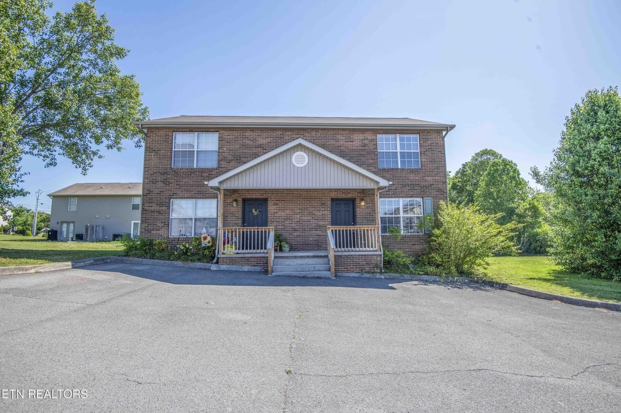 7910 Gray Heights Way - Photo 4 of 35