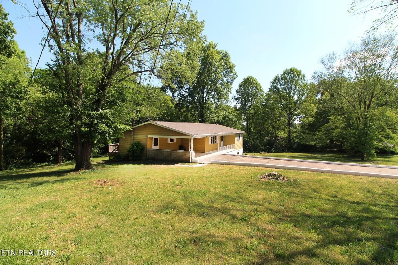 1940 Harris Rd - Photo 3 of 26