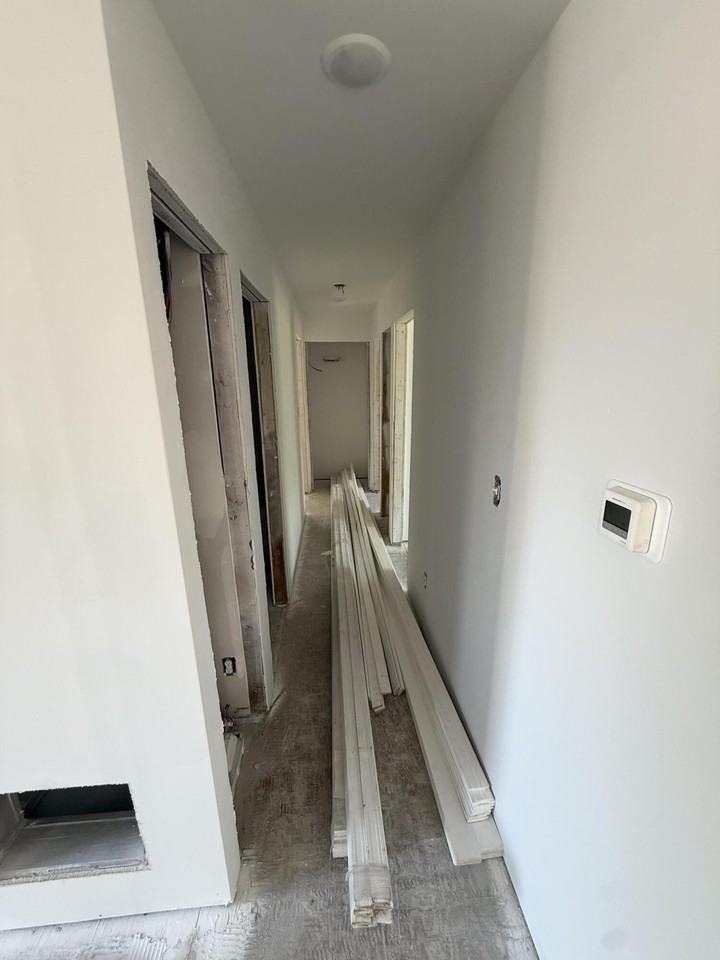 1352 Canonero Dr - Photo 3 of 13