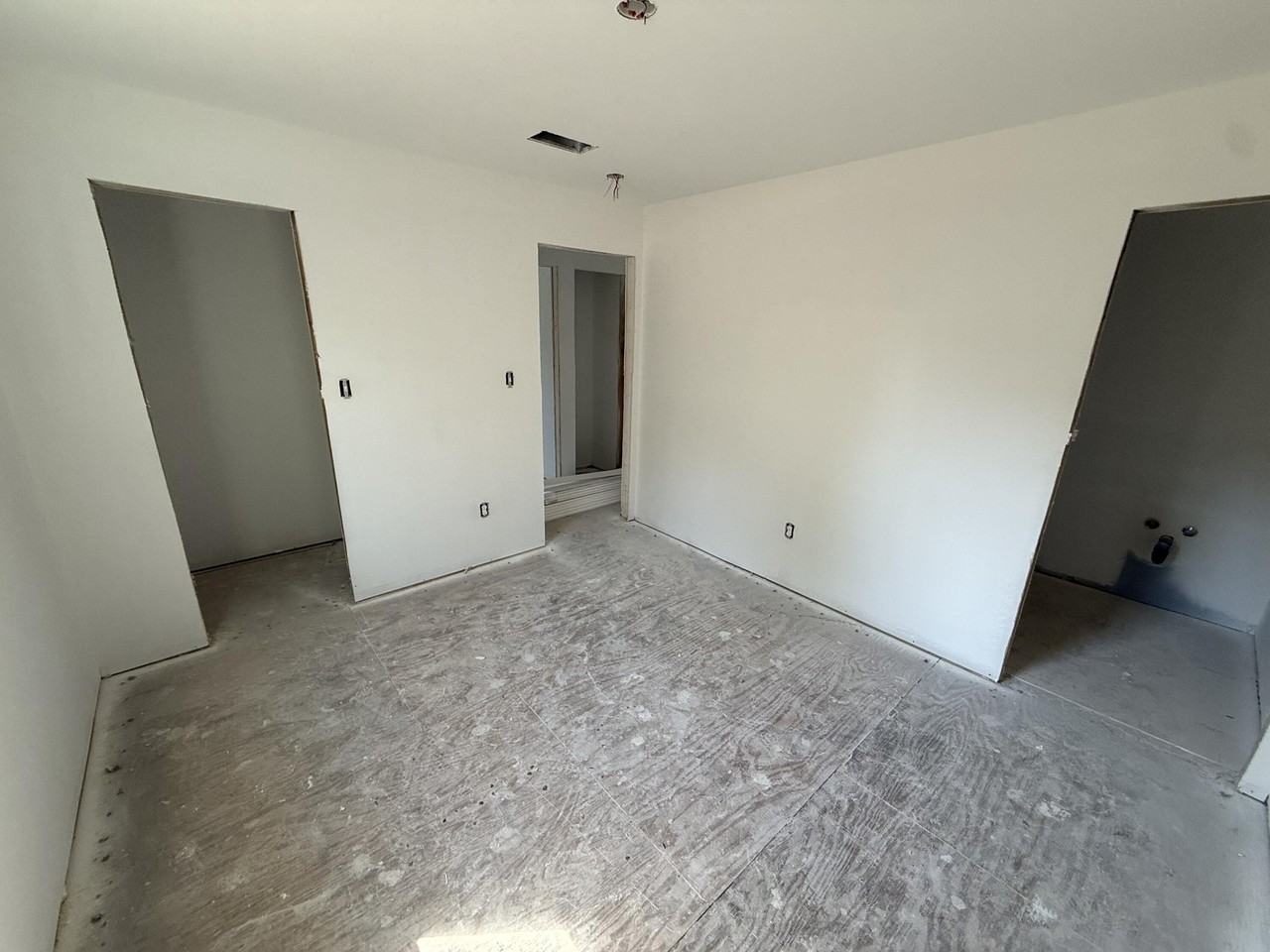 1352 Canonero Dr - Photo 7 of 13