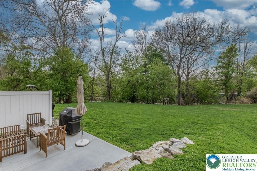 221 Craig Ave - Photo 5 of 32