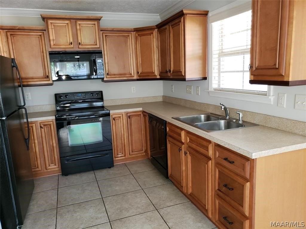 8708 Lindsey Ln - Photo 4 of 18