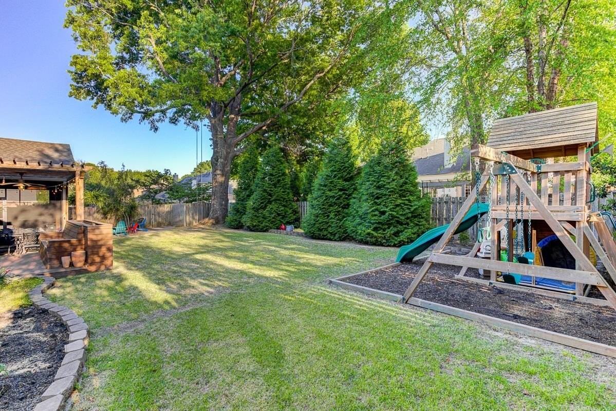 1765 Hartwell Mnr N - Photo 2 of 39