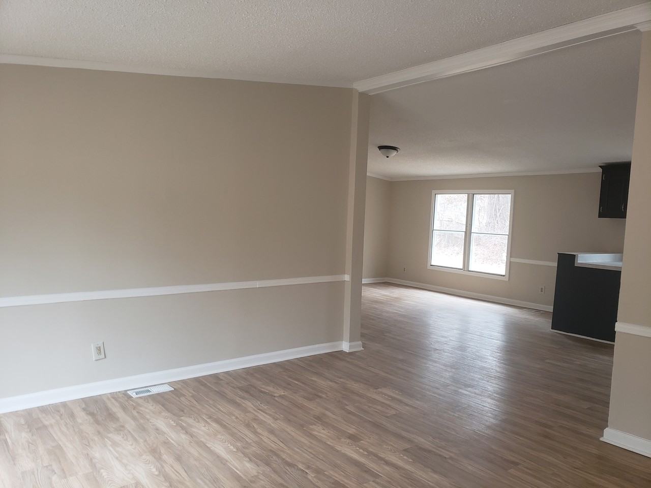 1017 Dunvegan Dr #1 - Photo 3 of 11