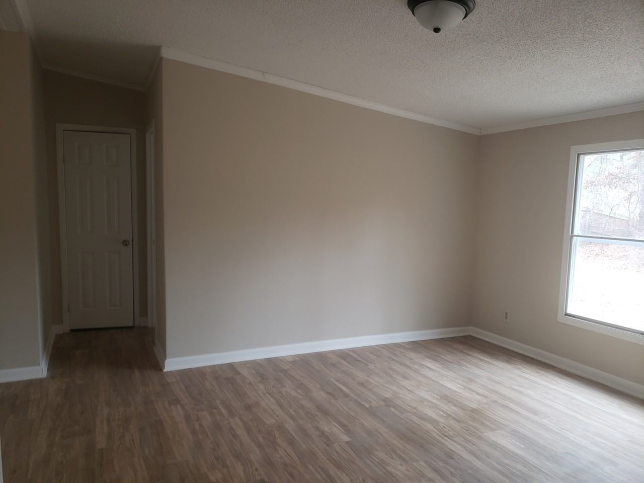 1017 Dunvegan Dr #1 - Photo 6 of 11