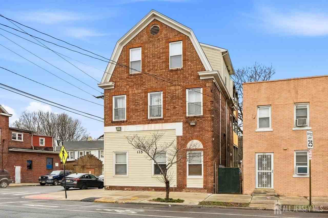 115 Remsen Ave - Photo 3 of 38