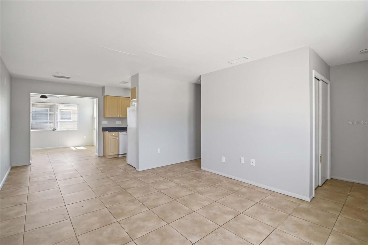 304 Lantana Ave - Photo 5 of 19