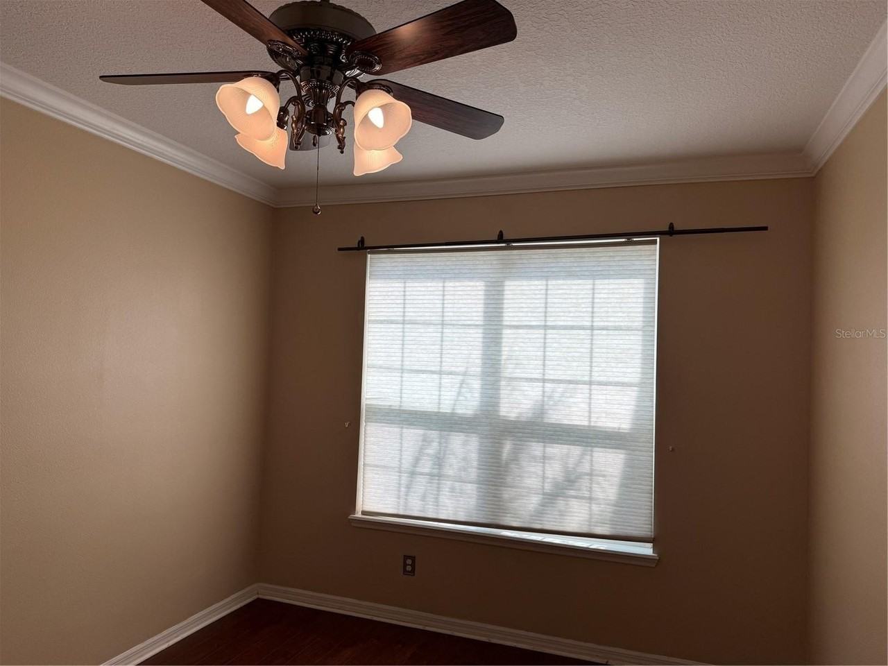 2478 Linkwood Ave - Photo 7 of 44