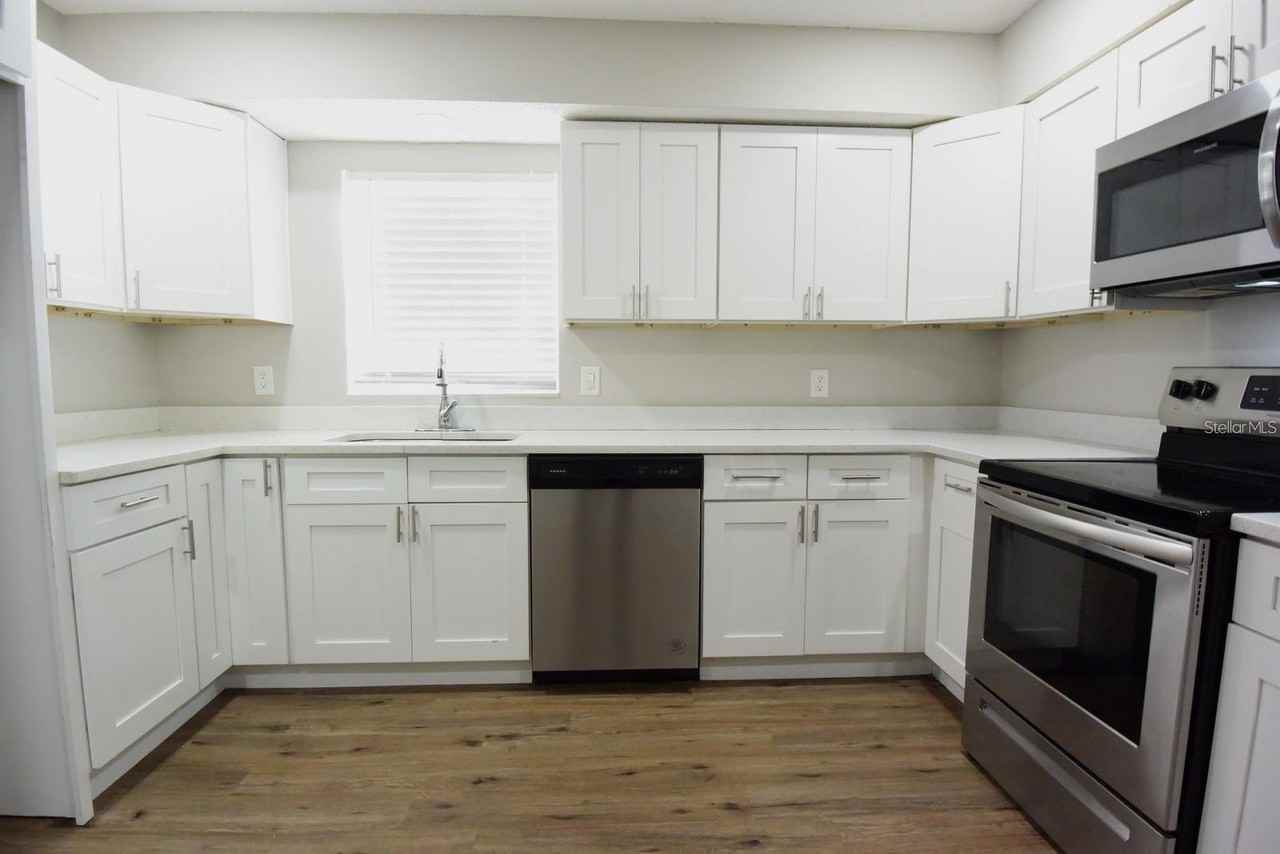 5845 Elm St - Photo 3 of 13