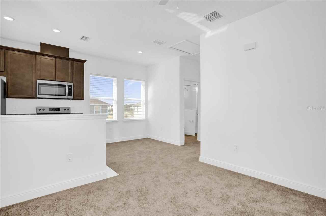 3008 Mirage Pl - Photo 5 of 15