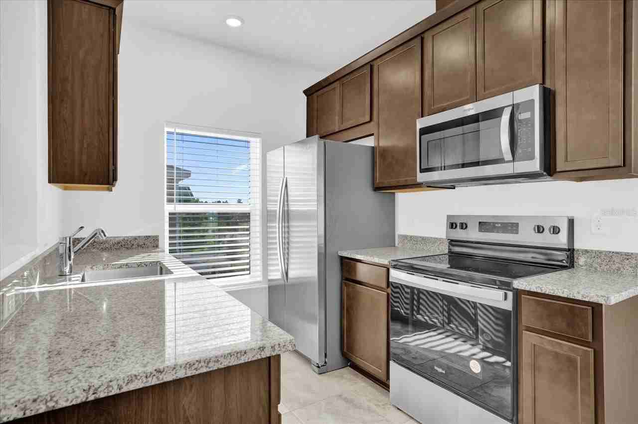 3008 Mirage Pl - Photo 6 of 15