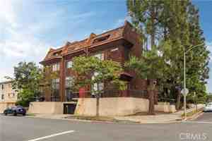 featured image of 984 Granville Ave