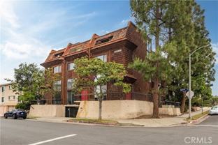 984 Granville Ave - Photo 1 of 1