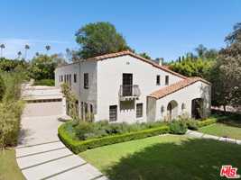 featured image of 712 N Rodeo Dr