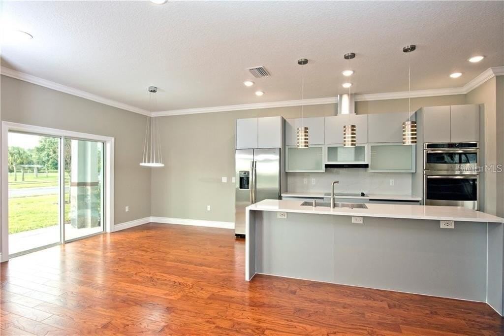 1927 Greenbriar Ter - Photo 2 of 50