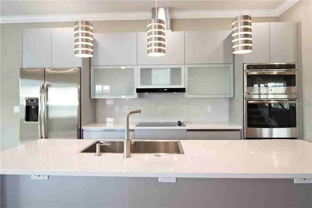 1927 Greenbriar Ter - Photo 3 of 50