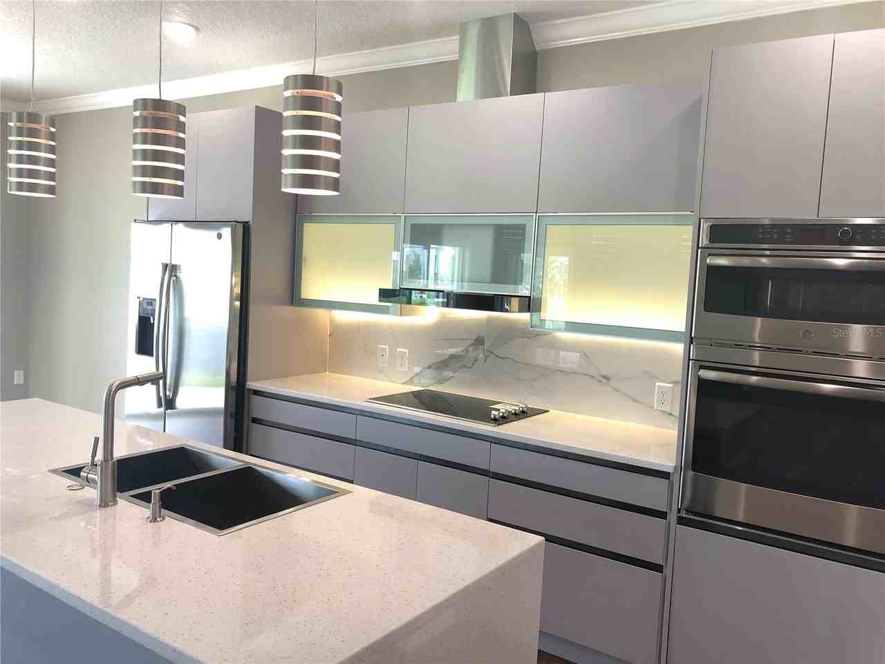 1927 Greenbriar Ter - Photo 4 of 50